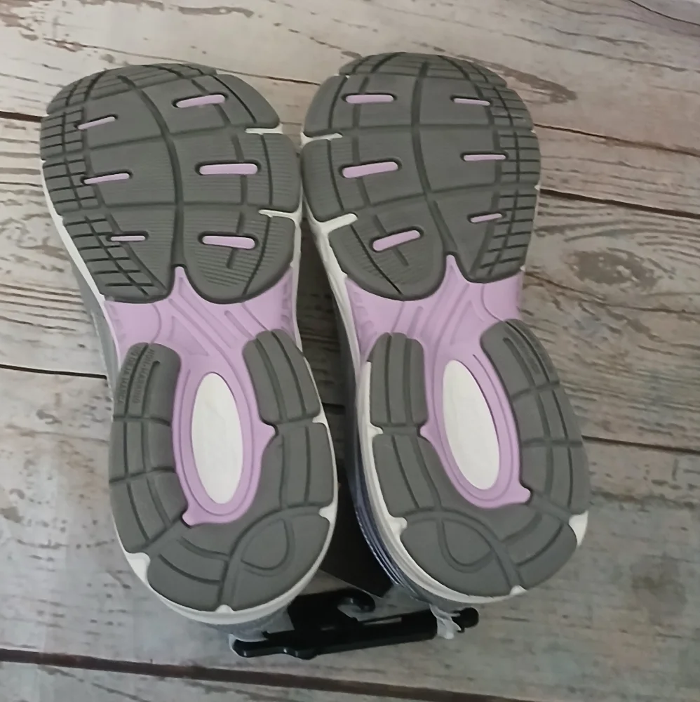 Avia women's 5000 sneakers with odor control purple size 10W
